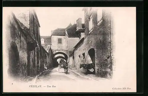 AK Vézelay, Une Rue
