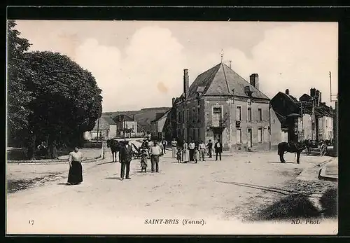 AK Saint-Bris, Bürger mit Pferdewagen an einer Kreuzung