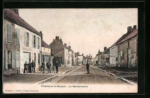 AK Villeneuve-la-Guyard, La Gendarmerie