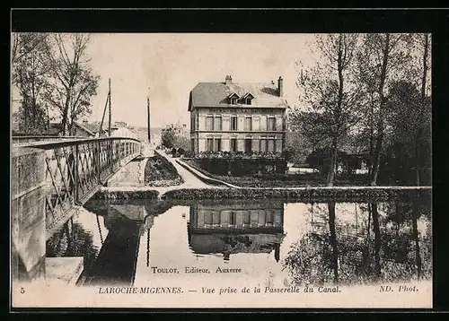 AK Laroche-Migennes, Vue prise de la Passerelle du Canal