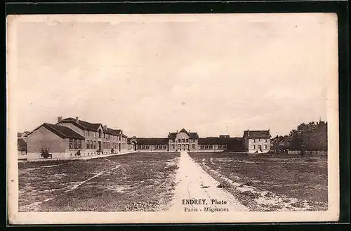 AK Migennes, Vue prise de la Cour d' Honneur