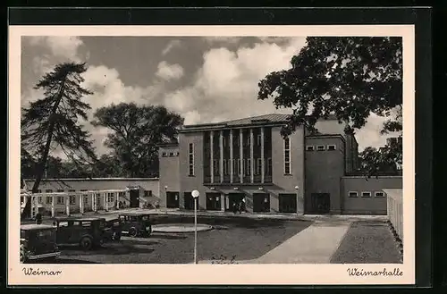 AK Weimar, Weimarhalle mit Parkplatz