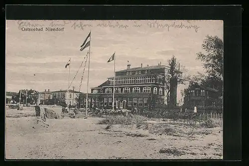 AK Niendorf, Strandansicht mit Blick zur Promenade