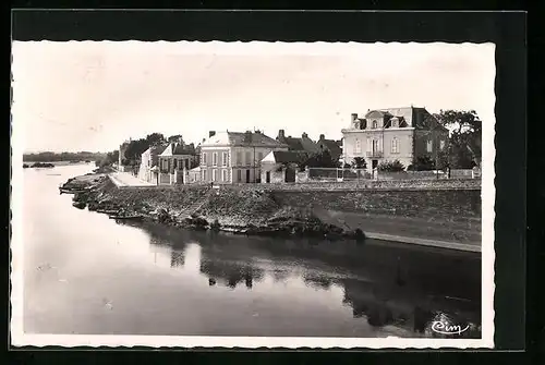 AK Les Ponts-de Cé, Quai du Petit-Thouars