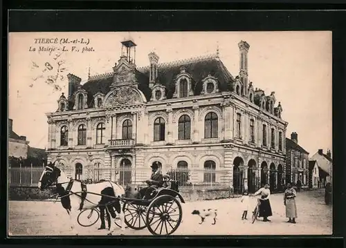 AK Tiercé, La Mairie