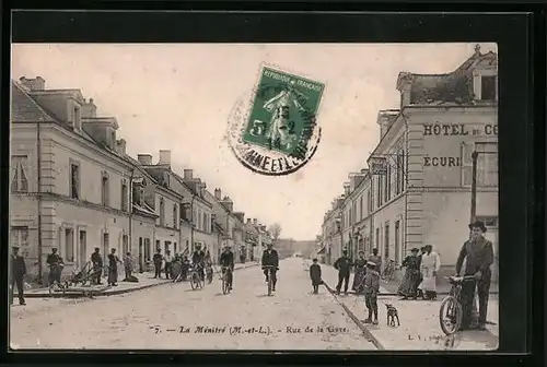 AK Le Ménitré, Rue de la Gare avec Hotel