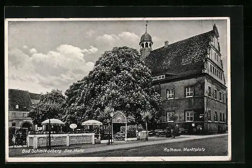 AK Bad Schmiedeberg /Halle, Markt-Café vor dem Rathaus am Marktplatz