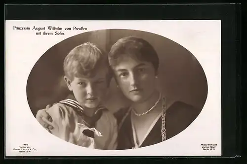 AK Prinzessin August Wilhelm von Preussen mit ihrem Sohn