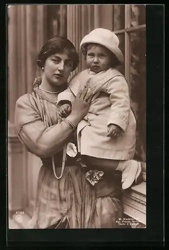 AK Prinzessin August Wilhelm mit Kind