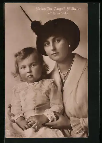 AK Prinzessin August Wilhelm von Preussen mit ihrem Sohn