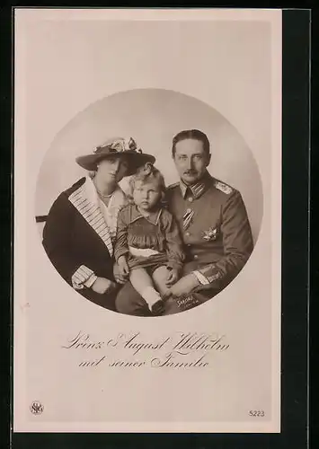 AK Prinz August Wilhelm mit seiner Familie im Porträt