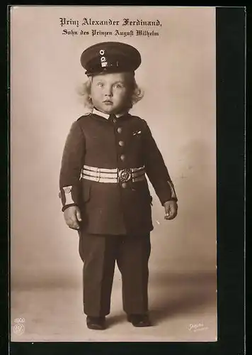 AK Prinz Alexander Ferdinand, Sohn des Prinzen August Wilhelm im Kindesalter in Uniforms-Kostüm