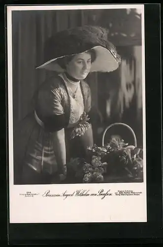 AK Prinzessin August Wilhelm von Preussen mit grossem Federhut