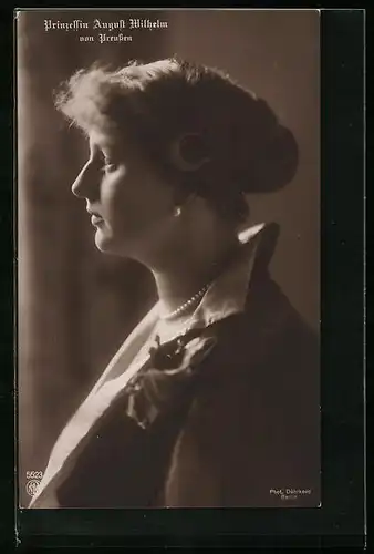 AK Prinzessin August Wilhelm von Preussen im Profil mit Perlenkette und -ohrringen