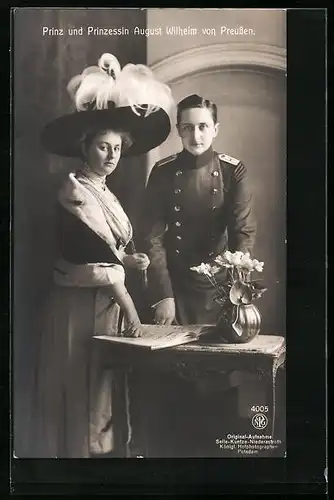 AK Prinz und Prinzessin August Wilhelm von Preussen in königlichen Gewändern