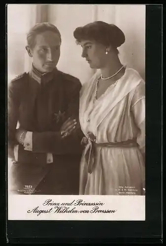 AK Prinz und Prinzessin August Wilhelm von Preussen im Porträt