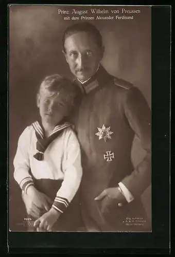 AK Prinz August Wilhelm von Preussen mit dem kleinen Prinzen Alexander Ferdinand