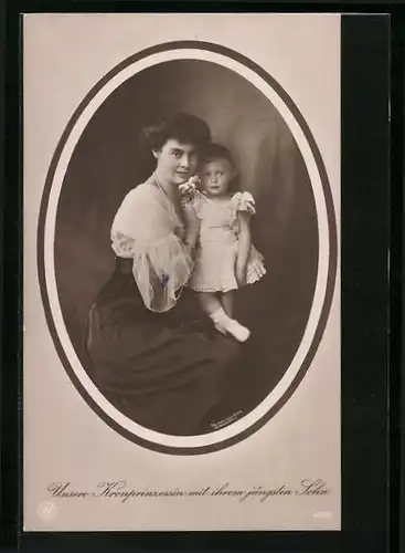 AK Kronprinzessin Cecilie mit ihrem jüngsten Sohn