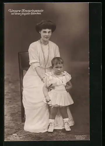 AK Kronprinzessin Cecilie mit ihrem jüngsten Söhnchen