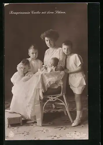 AK Kronprinzessin Cecilie mit ihren vier Söhnen