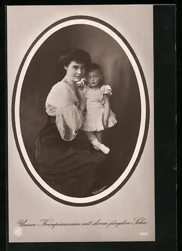 AK Kronprinzessin Cecilie mit ihrem jüngsten Sohn