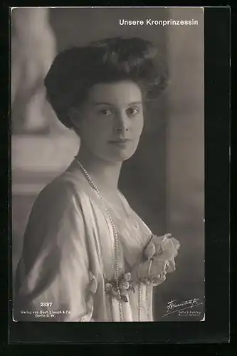 AK Portrait der Kronprinzessin Cecilie mit Perlenkette