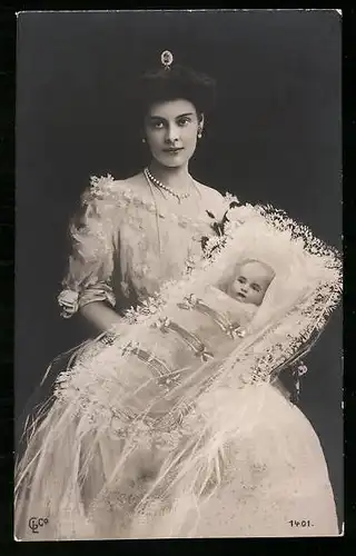AK Portrait Kronprinzessin Cecilie mit Säugling