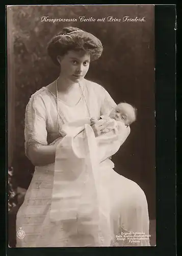 AK Kronprinzessin Cecilie mit Prinz Friedrich als Baby