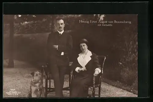 AK Herzog Ernst August von Braunschweig mit Gemahlin und Hund