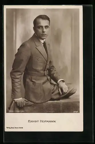 AK Schauspieler Ernst Hofmann in eleganter Jacke