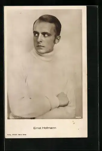 AK Schauspieler Ernst Hofmann im weissen Rollkragenpullover