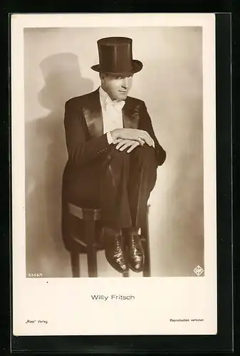 AK Schauspieler Willy Fritsch in Zylinder un Anzug