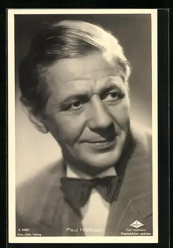 AK Schauspieler Paul Hörbiger charmant mit Fliege im Jackett