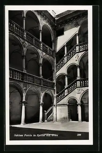 AK Spittal a. d. Drau, Schloss Porcia, im Schlosshof