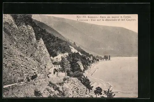 AK Gagra, Vue sur la chaussee et les Gagres