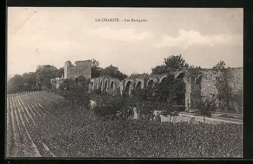 AK La Charité, les Remparts