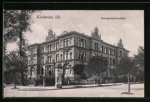 AK Karlsruhe i. B., Blick zur Kunstgewerbeschule