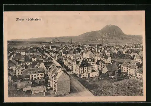 AK Singen, Blick über die Stadta uf Hohentwiel