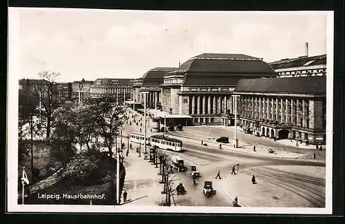 AK Leipzig, Strassenbahn vor dem Hauptbahnhof