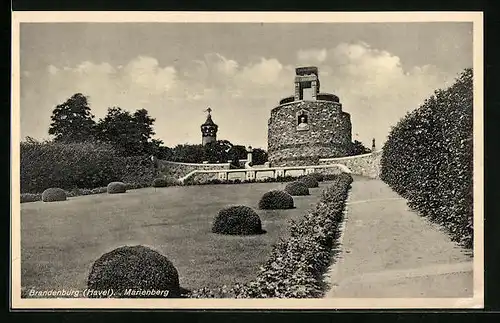 AK Brandenburg a. H., Denkmal auf dem Marienberg, Parkanlagen