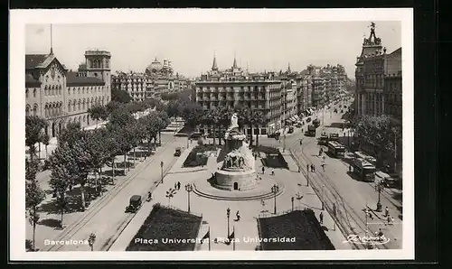 AK Barcelona, Placa Universitat, Strassenbahnen unterwegs