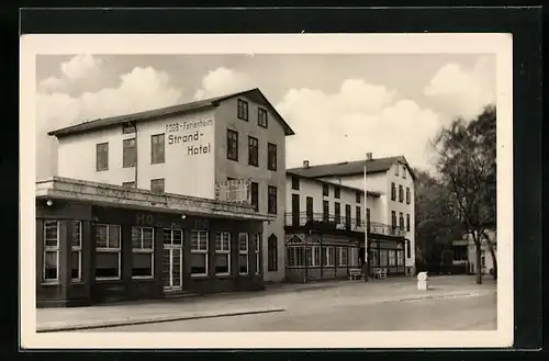 AK Kühlungsborn, am FDGB Ferienheim Strand Hotel