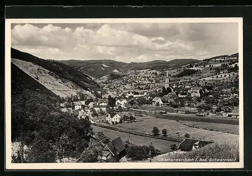 AK Oberharmersbach / Schwarzwald, Totale vom Berg gesehen