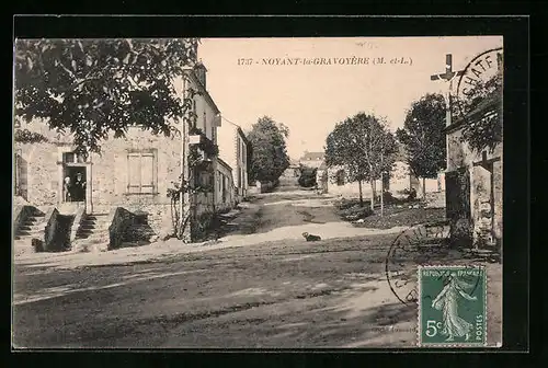 AK Noyant-la-Gravoyère, Une rue, Strassenpartie