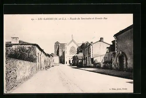 AK Les Gardes, Facade du Sanctuaire et Grande-Rue