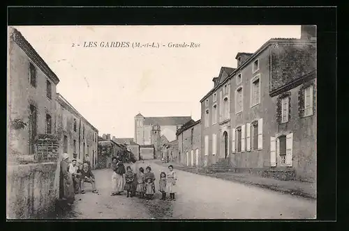 AK Les Gardes, Grande-Rue, Strassenpartie