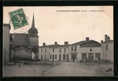 AK St. Sauveur-de-Landemont, La Place de l`Église