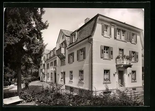 AK Gresgen i. südl. Schwarzwald, Hotel-Pension zum Löwen mit Grünanlage