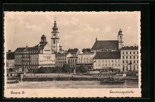 AK Linz /Donau, Landungsplatz mit Blick auf die Stadt