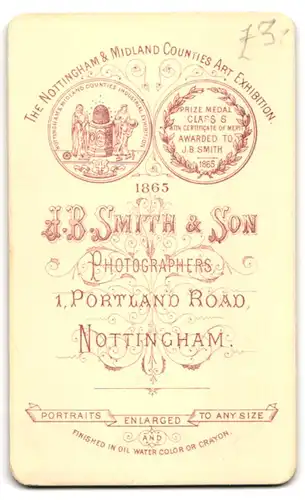 Fotografie J. B. Smith & Son, Nottingham, 1 Portlando Road, Junger Mann mit Blumen am Revers